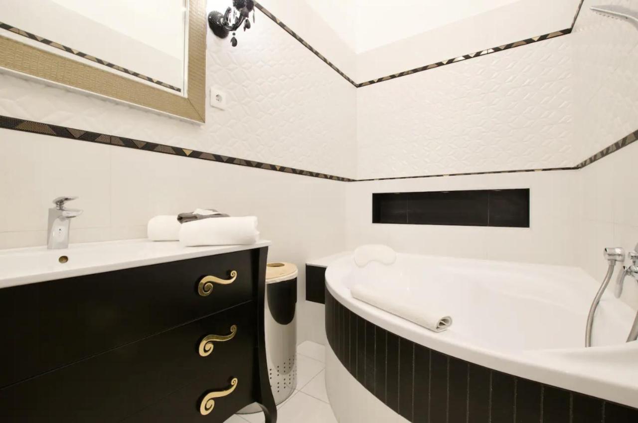 Premium Apartment By Hi5 - Lendvay Palace بودابست المظهر الخارجي الصورة