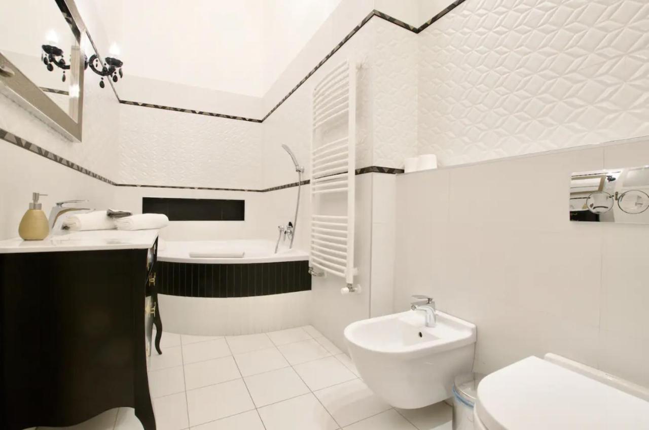 Premium Apartment By Hi5 - Lendvay Palace بودابست المظهر الخارجي الصورة